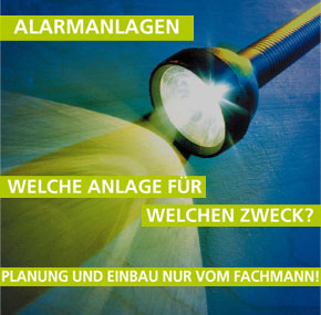 Eine leuchtende Taschenlampe wirft einen Lichtstrahl auf einen blauen Hintergrund mit verschiedenen Textelementen zum Thema Sicherheit.